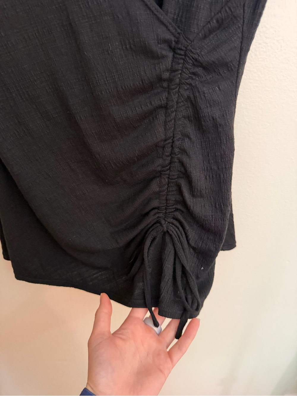Max Studio Black Ruched V-Neck Drawstring Top - Picture 4 of 7
